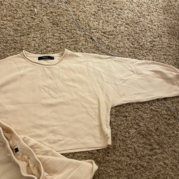 Tan Amazon knit short set - Picture 2 of 2